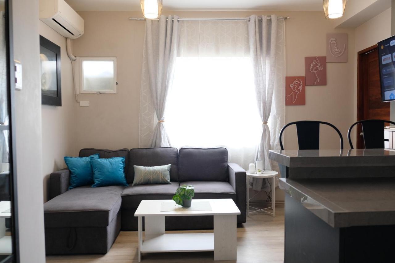 2-Bedroom Boutique City Condo - Newly Renovated! 세부 외부 사진