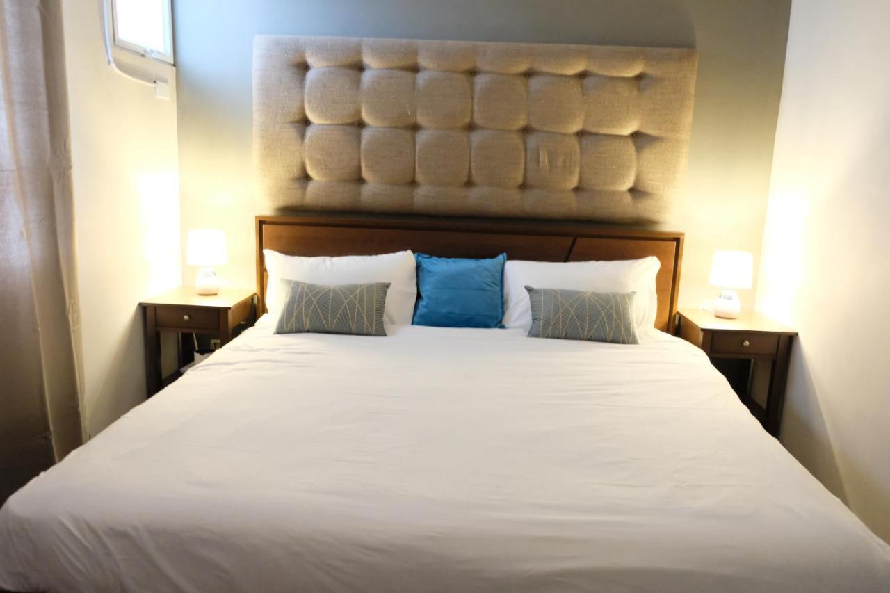 2-Bedroom Boutique City Condo - Newly Renovated! 세부 외부 사진