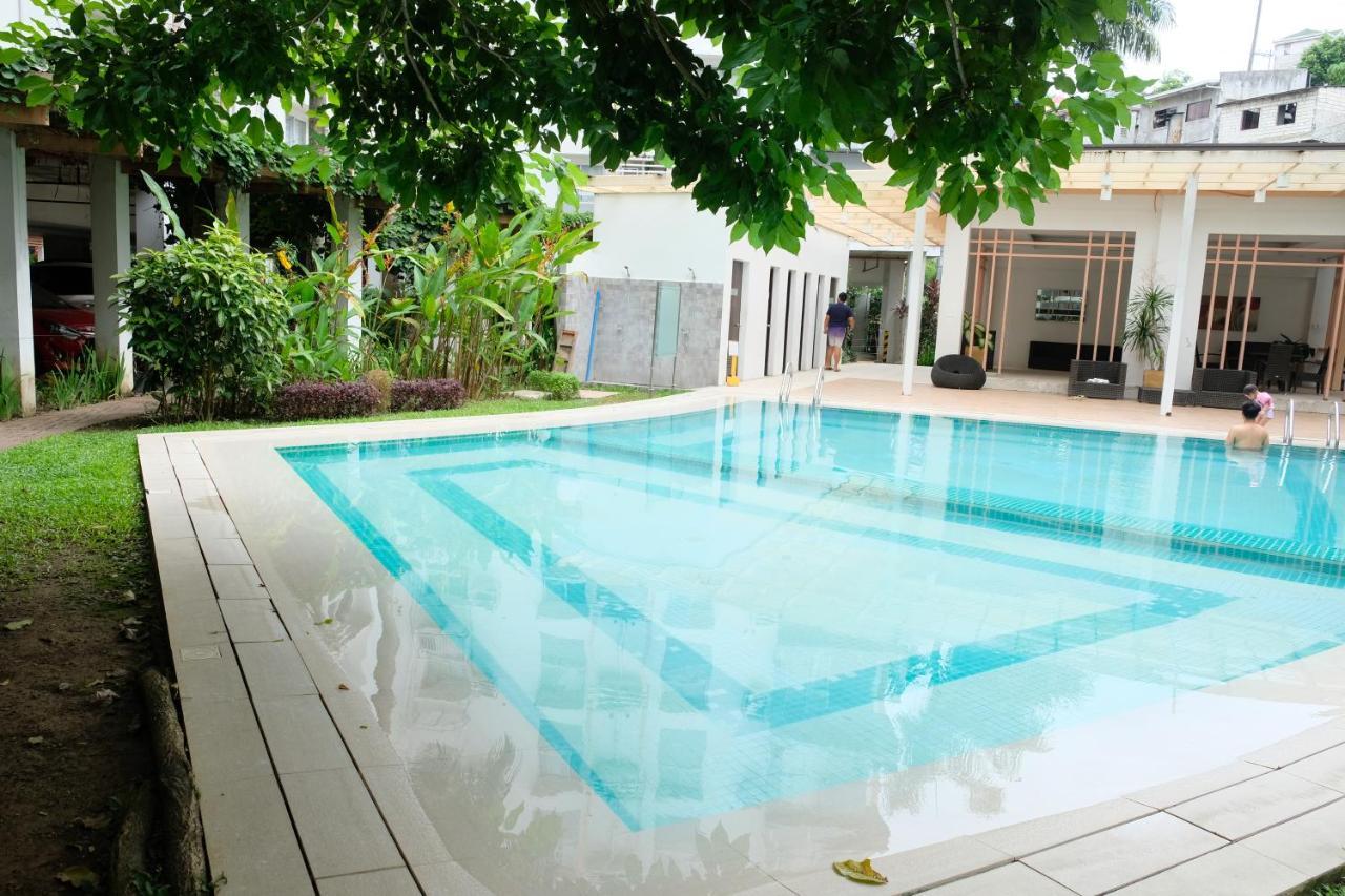 2-Bedroom Boutique City Condo - Newly Renovated! 세부 외부 사진