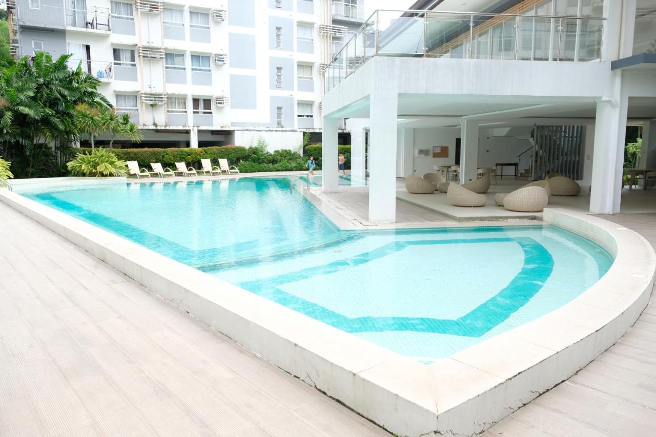 2-Bedroom Boutique City Condo - Newly Renovated! 세부 외부 사진