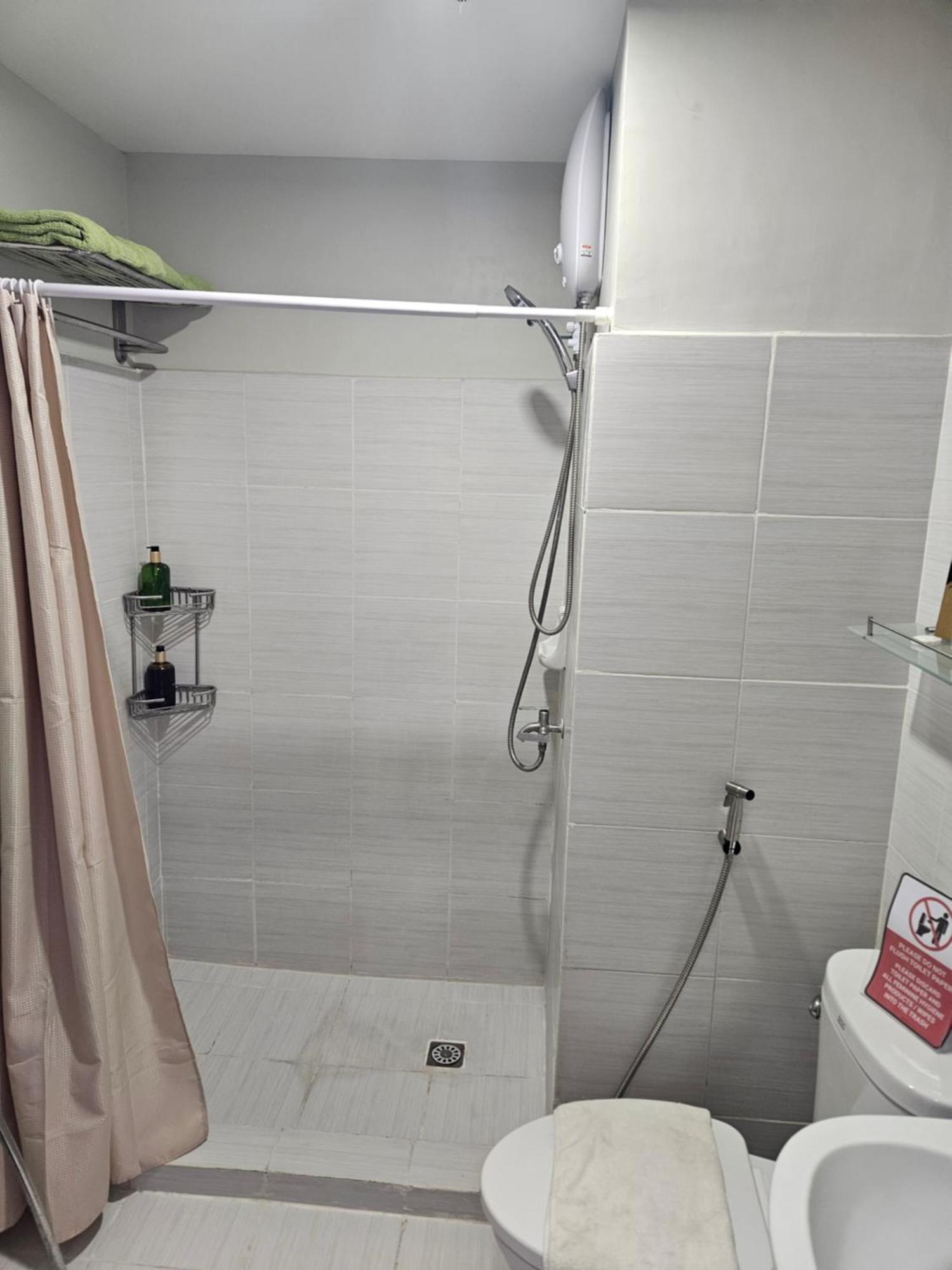 2-Bedroom Boutique City Condo - Newly Renovated! 세부 외부 사진