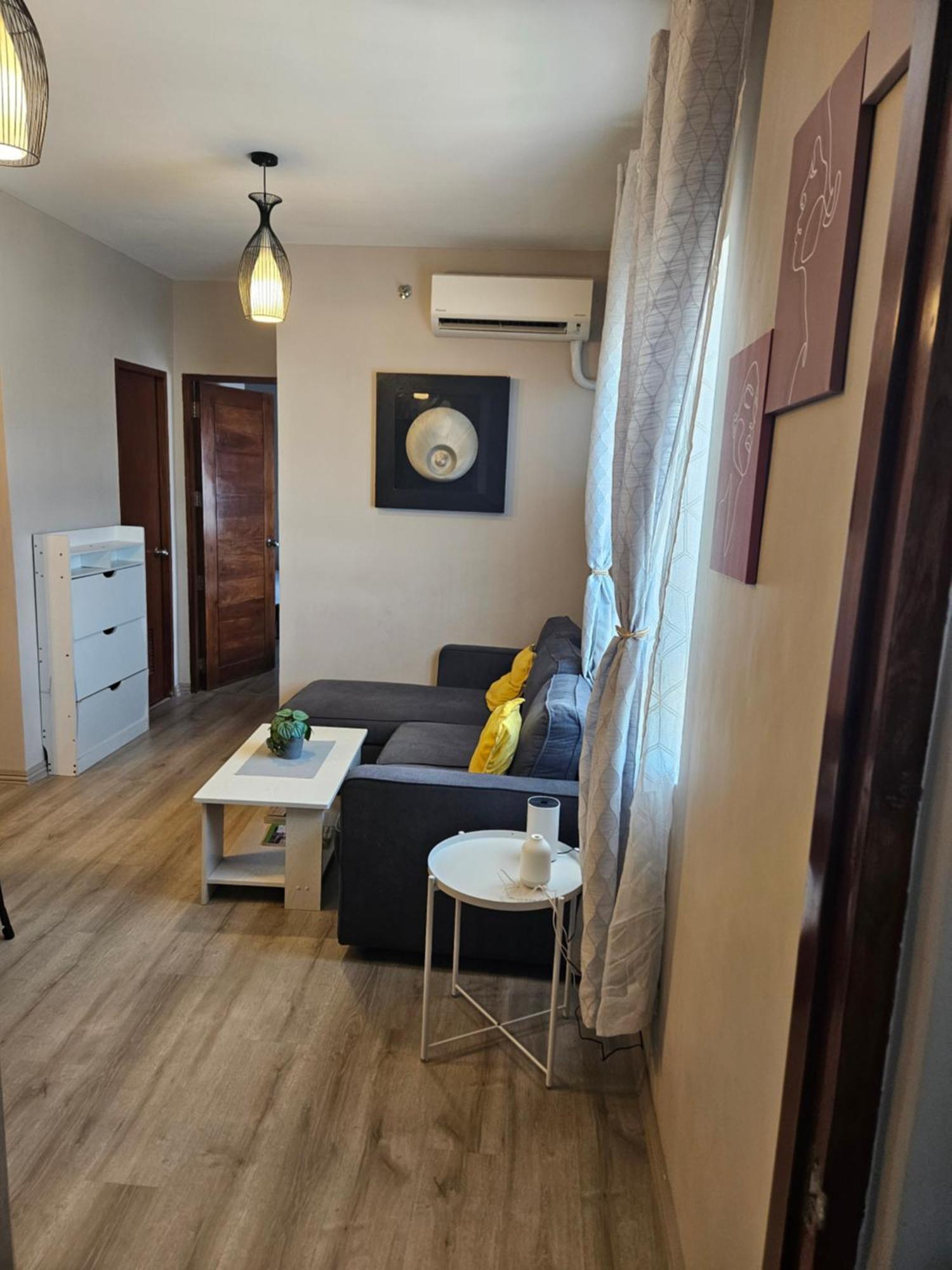 2-Bedroom Boutique City Condo - Newly Renovated! 세부 외부 사진