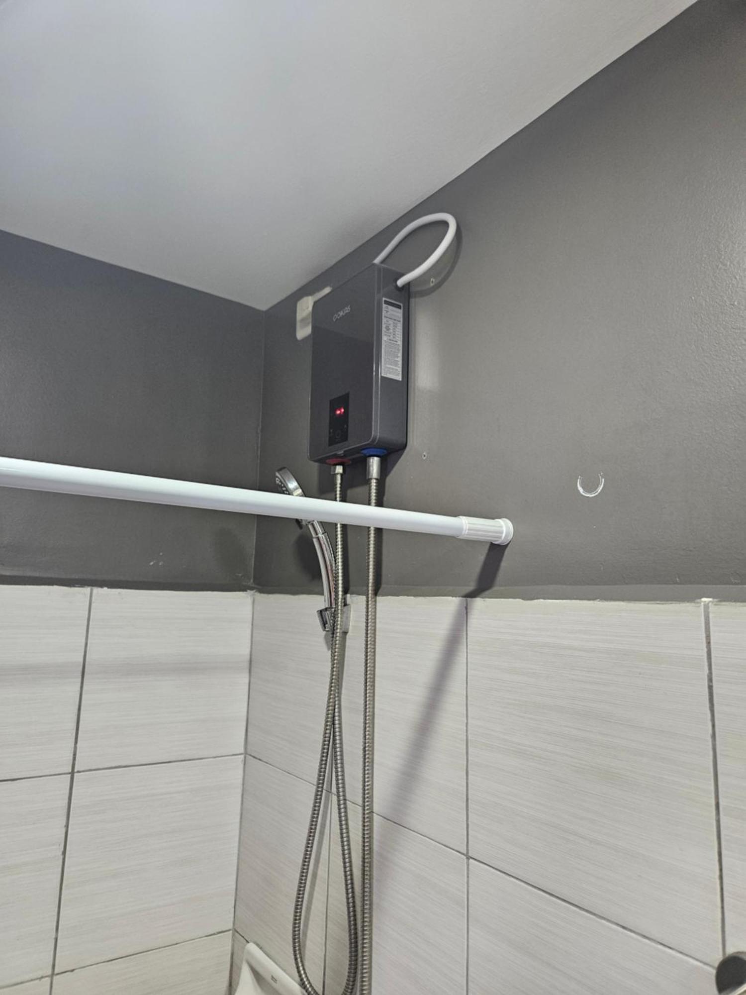 2-Bedroom Boutique City Condo - Newly Renovated! 세부 외부 사진
