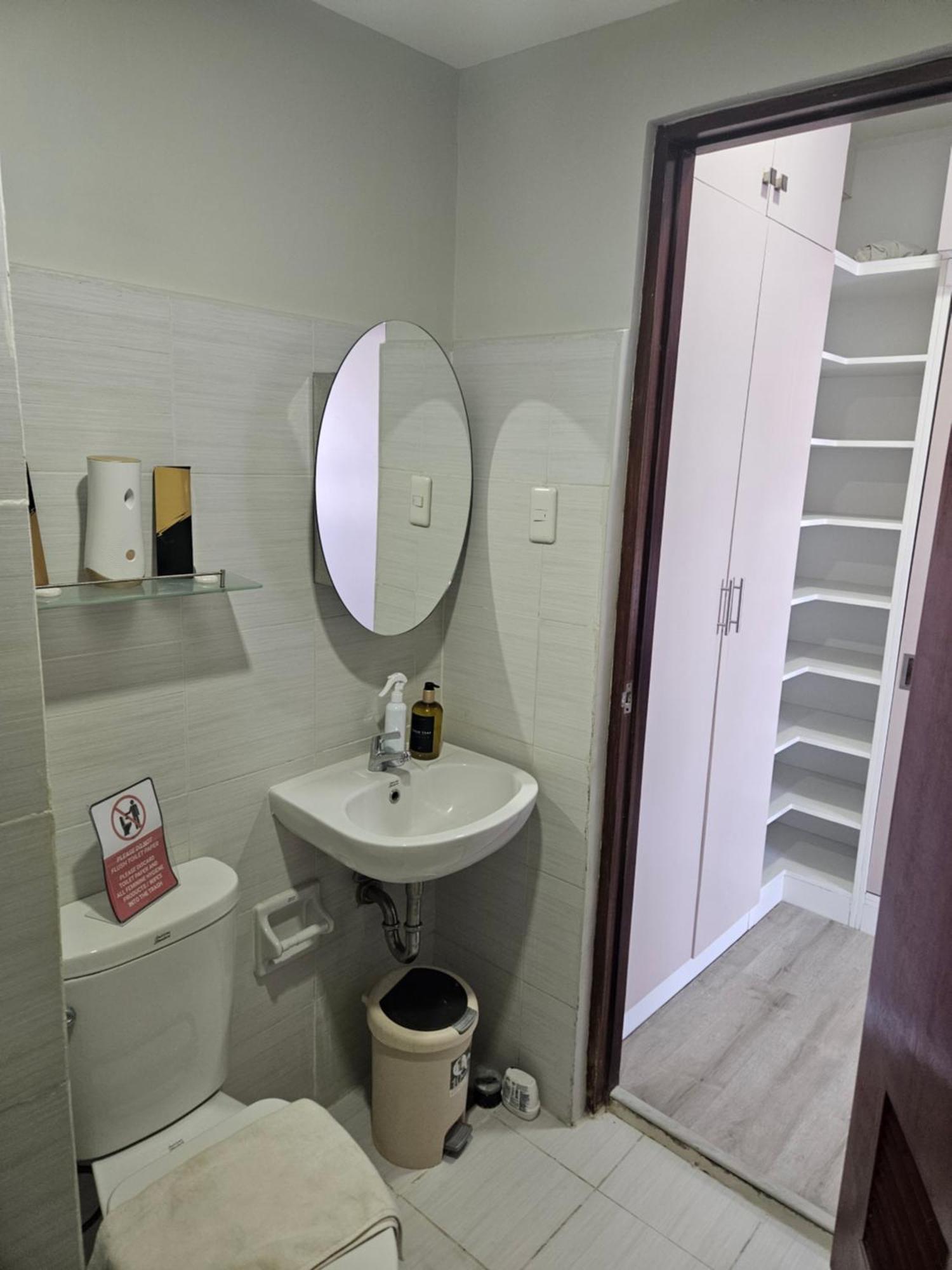 2-Bedroom Boutique City Condo - Newly Renovated! 세부 외부 사진