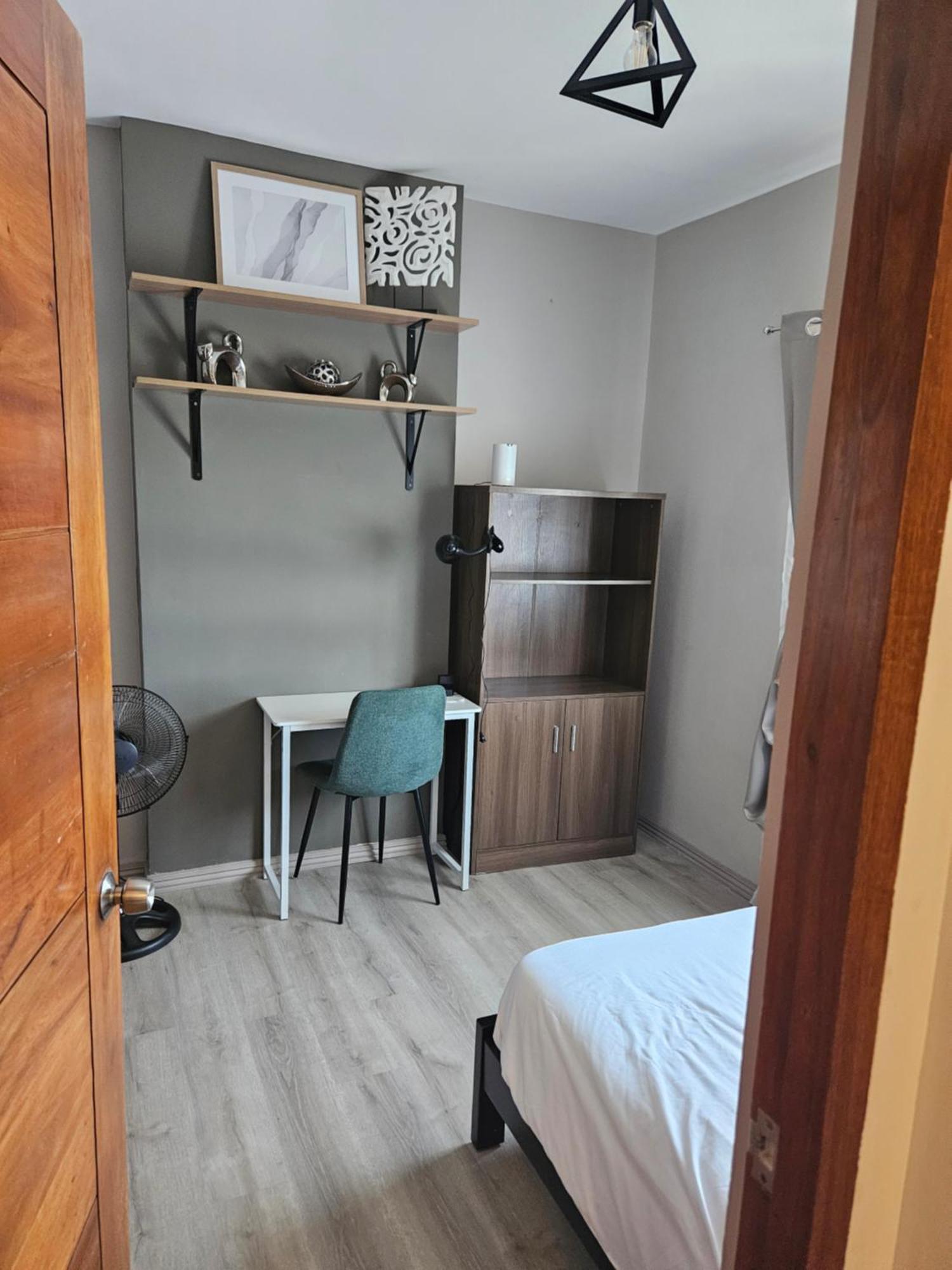 2-Bedroom Boutique City Condo - Newly Renovated! 세부 외부 사진