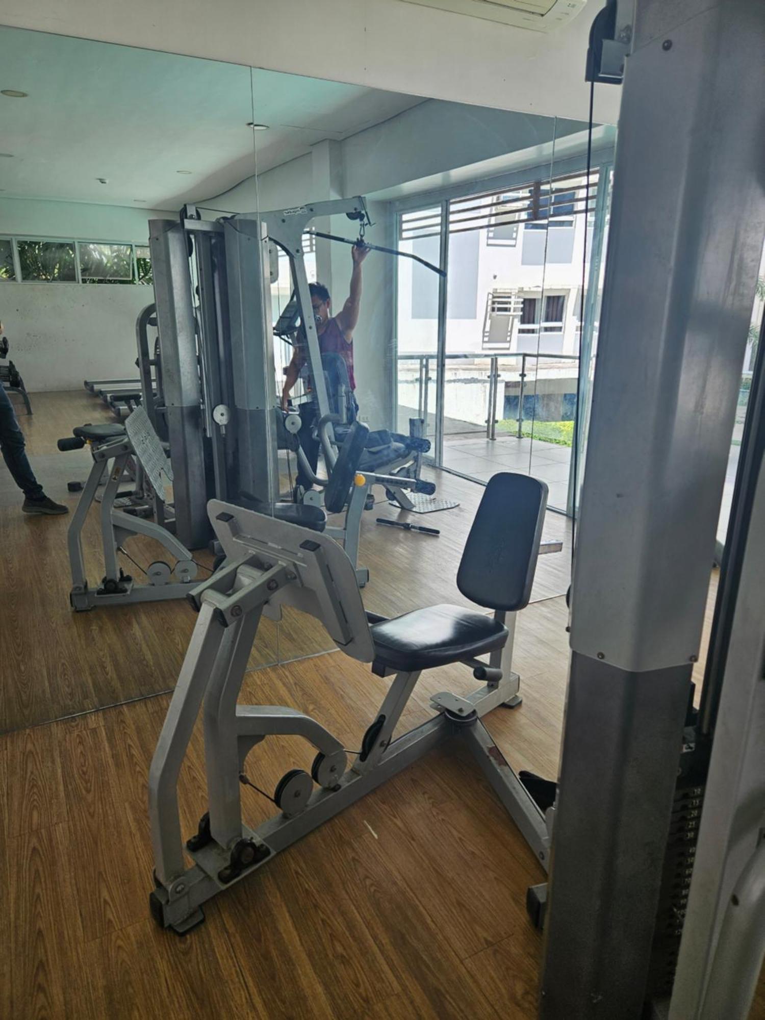 2-Bedroom Boutique City Condo - Newly Renovated! 세부 외부 사진