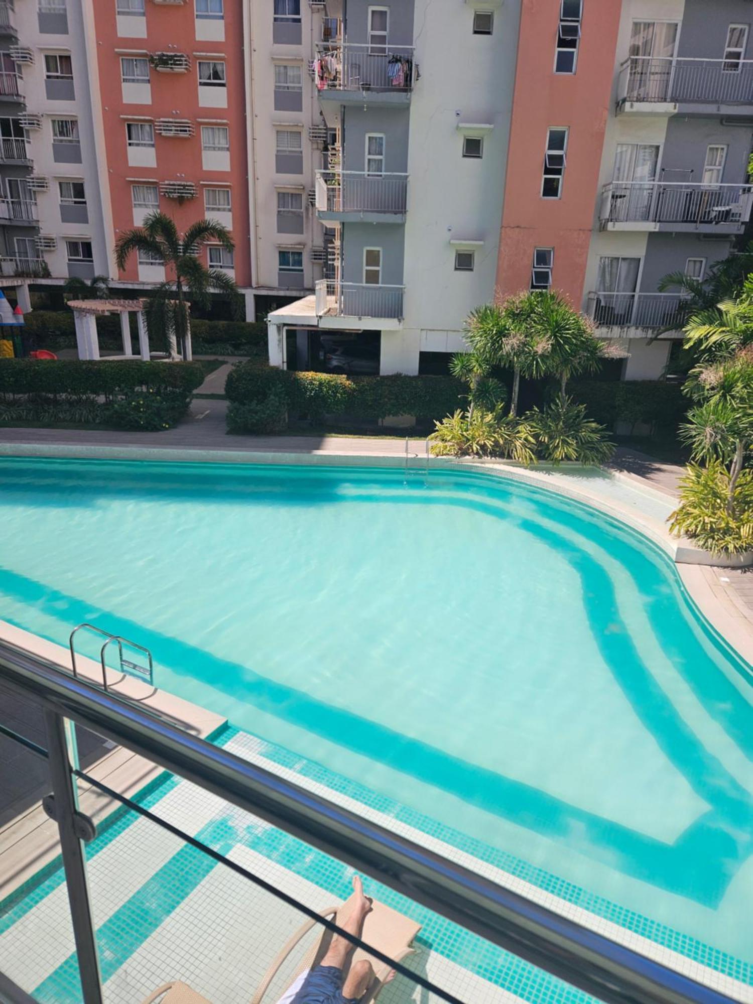 2-Bedroom Boutique City Condo - Newly Renovated! 세부 외부 사진